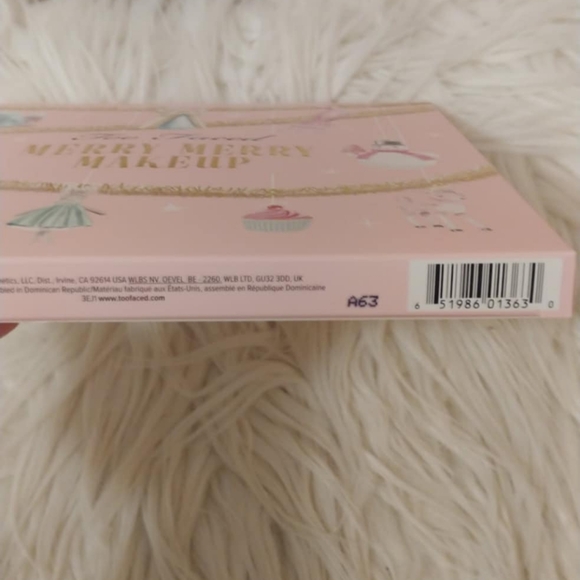 🎄FIRM! NWT TOO FACED MERRY MERRY MAKEUP FACE AND EYE PALETTE (LIMITED EDITION) - Picture 3 of 14